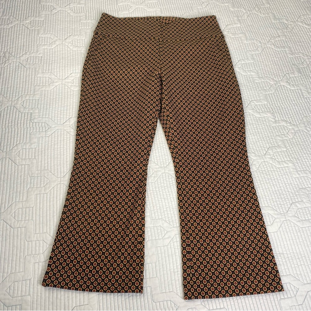 Cabi Dandy Kick Flare Crop High Rise Pants #4689 Size L Pull On Medallion Floral - Picture 4 of 14